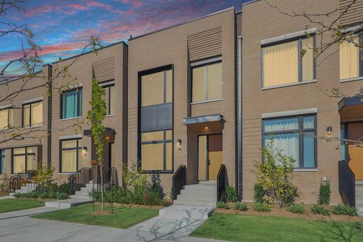 Mississauga, Ontarioのアパートメント