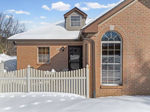 Luxury home in Harwick, Allegheny County