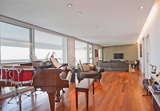 Apartment / Etagenwohnung in São Paulo