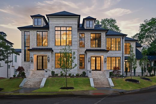 Luxury home in Greenville, Greenville County
