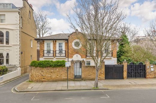 Semidetached House in London, Greater London