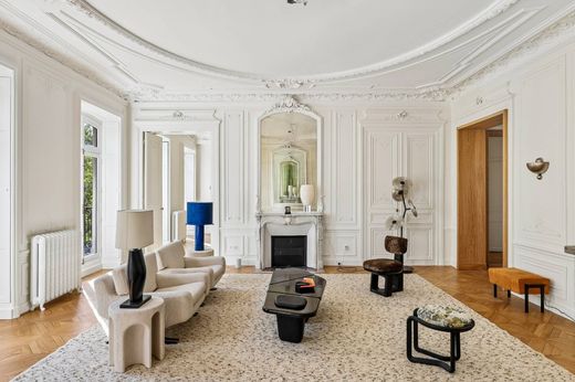 Apartment in Champs-Elysées, Madeleine, Triangle d’or, Paris