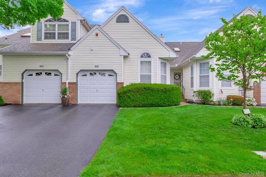 Apartamento - Port Jefferson Station, Suffolk County