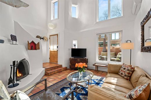 Apartment / Etagenwohnung in Santa Fe, Santa Fe County