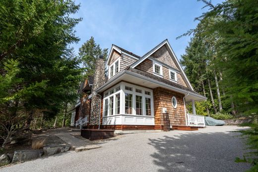 Casa Unifamiliare a Garden Bay, British Columbia