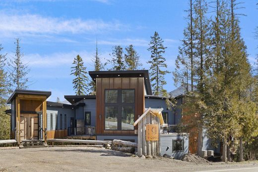 Detached House in Fernie, British Columbia