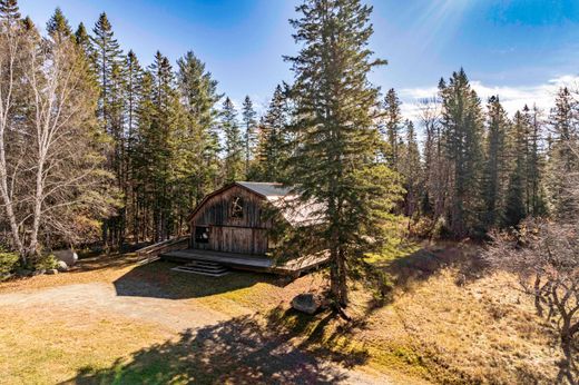 Detached House in Indian Lake, Hamilton County