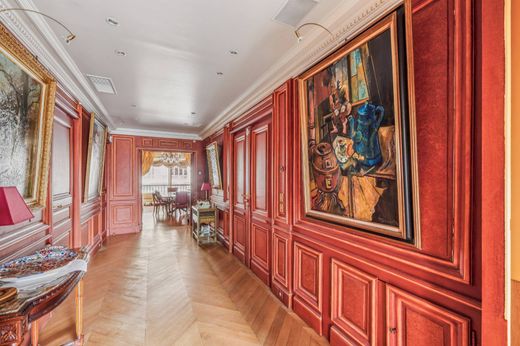 Apartment in Tour Eiffel, Invalides – Ecole Militaire, Saint-Thomas d’Aquin, Paris