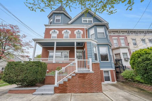 Luxury home for rent per month in Bayonne