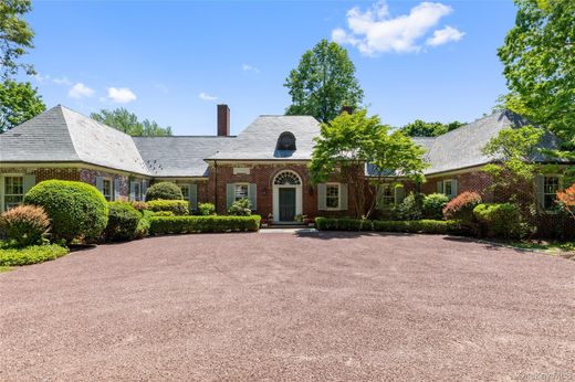 Detached House in Muttontown, Nassau County