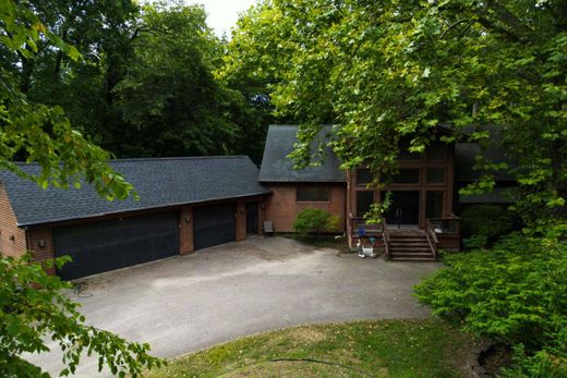 Detached House in Franklin, Oakland County