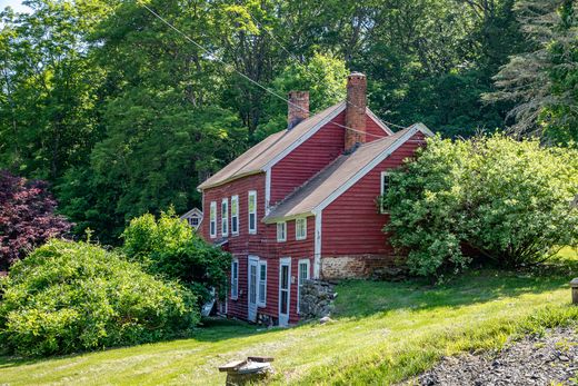 Detached House in Roxbury, Litchfield County