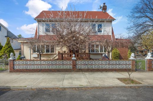 Detached House in Brooklyn, Kings County