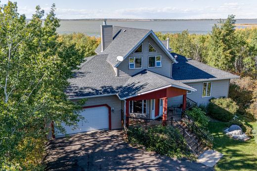 Detached House in Stettler, Alberta