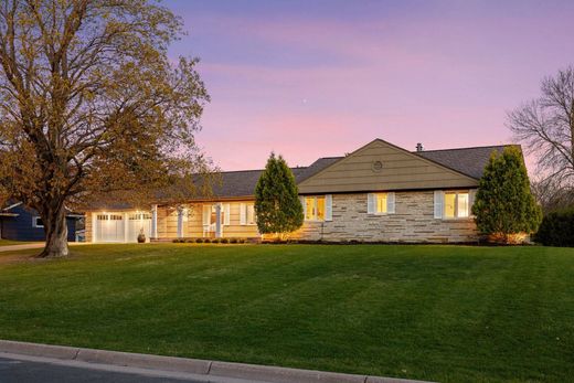 Detached House in Edina, Hennepin County