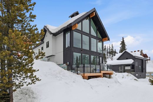 Apartment in Big White Ski, British Columbia
