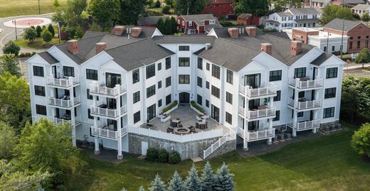 Daire Farmington, Hartford County