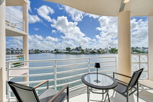 Apartment / Etagenwohnung in Naples, Collier County