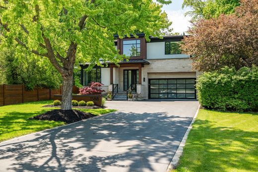 Detached House in Oakville, Ontario