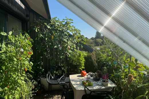 아파트 / Gollion, Morges District