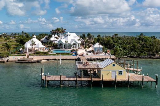 Luxury home in Marsh Harbour, Central Abaco District