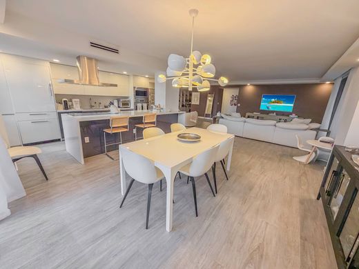 Apartment / Etagenwohnung in Bal Harbour, Miami-Dade County