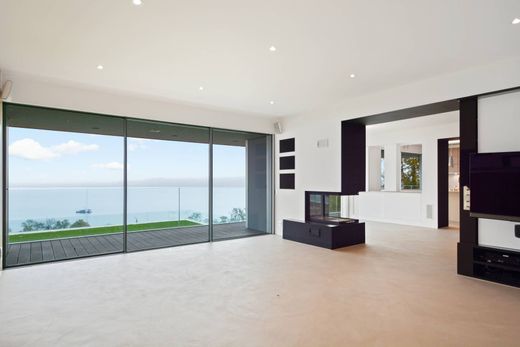 Detached House in Vaumarcus, Boudry District