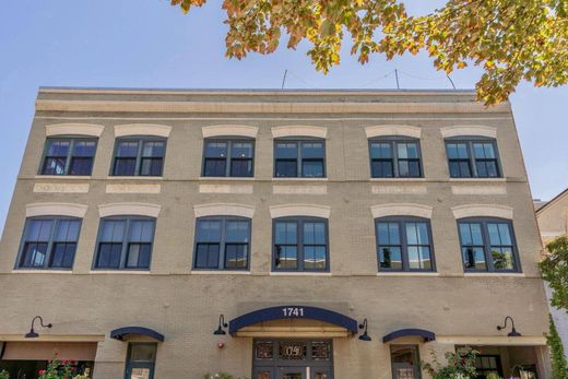 Apartment in Washington, Washington County