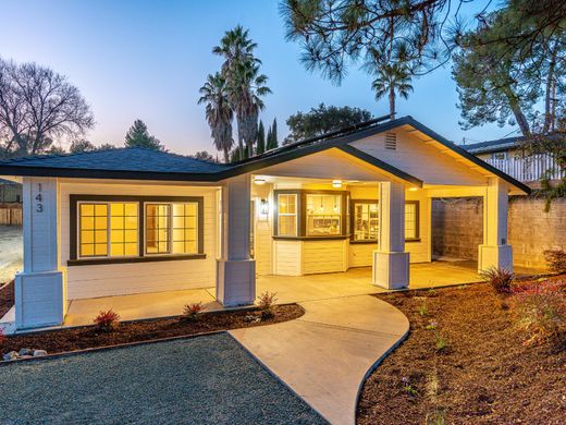 Paso Robles Villas And Luxury Homes For Prestigious Properties In Luxuryestate Com Paso Robles Villas And Luxury Homes, Farmhouse Paso Robles