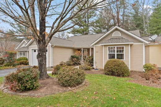 Частный Дом, Hendersonville, Henderson County