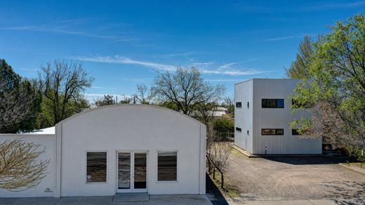 Luxury home in Marfa, Presidio County