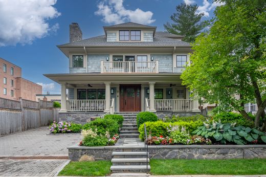 Detached House in Larchmont, Westchester County