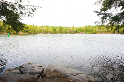 Land in Severn Falls, Simcoe County
