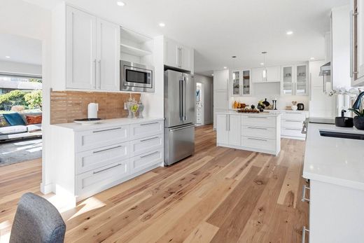 Semidetached House in Central Saanich, Capital Regional District