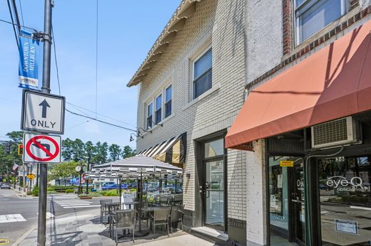 Apartment in Millburn, Essex County