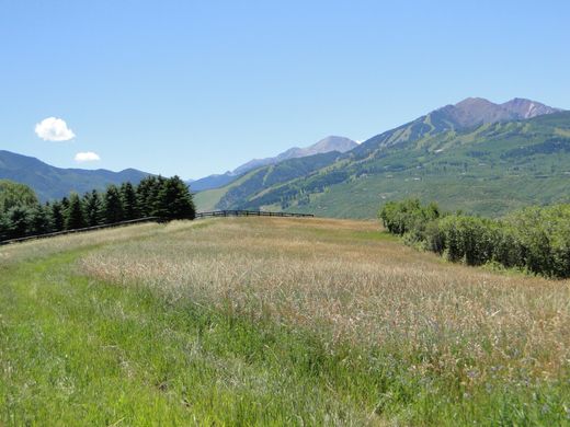 Aspen, Pitkin Countyの土地