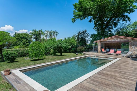 Vrijstaand huis in Nernier, Haute-Savoie