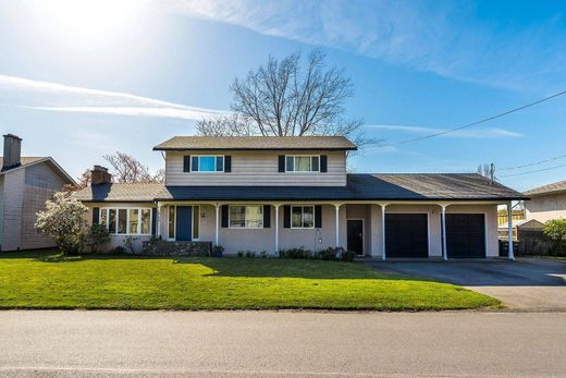 Dom jednorodzinny w Saanich, Capital Regional District