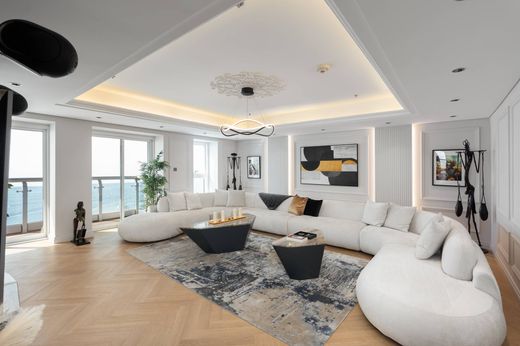 Apartment in Dubai