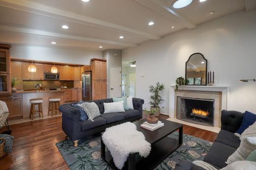 Apartment in Carmel Valley, Monterey County