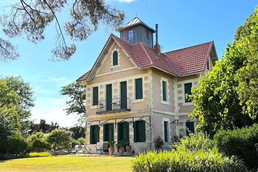 Detached House in Aigues-Mortes, Gard