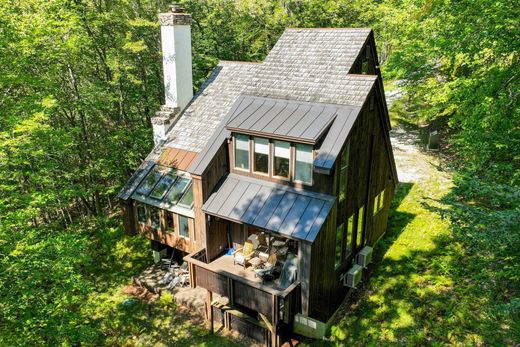 Luxury home in Plymouth, Windsor County