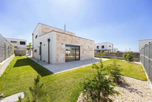 Vrijstaand huis in Bratislava