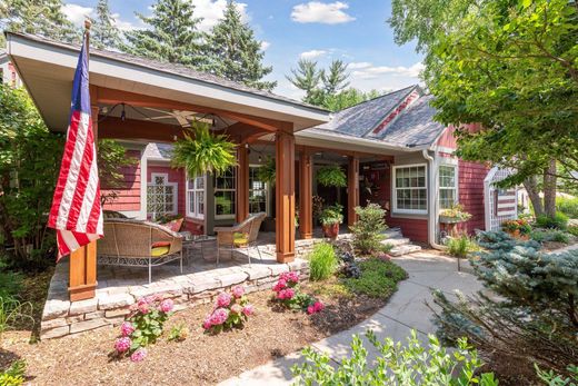 Detached House in Edina, Hennepin County