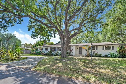 Luxury home in Palmetto Bay, Miami-Dade