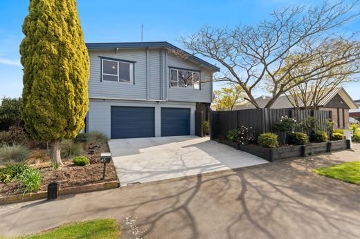 Detached House in Christchurch, Christchurch City