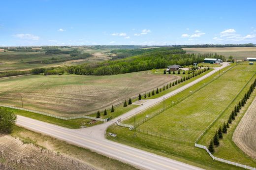 Detached House in Innisfail, Alberta