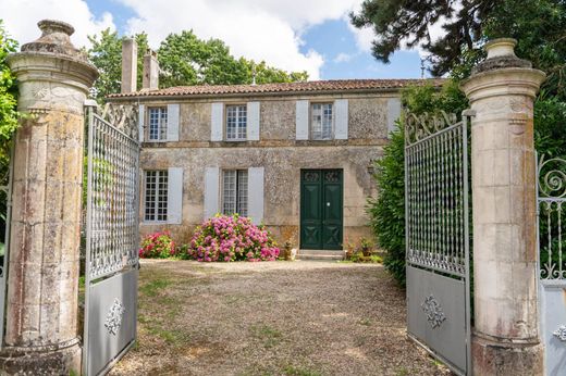 Casa Unifamiliare a Pessines, Charente-Maritime
