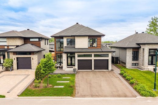 Detached House in Sainte-Marthe-sur-le-Lac, Laurentides