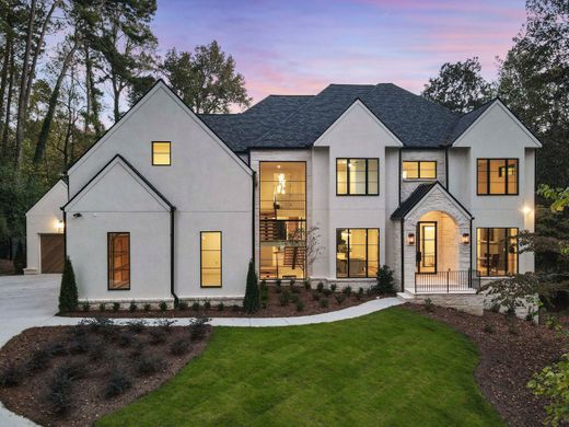 Detached House in Sandy Springs, Fulton County